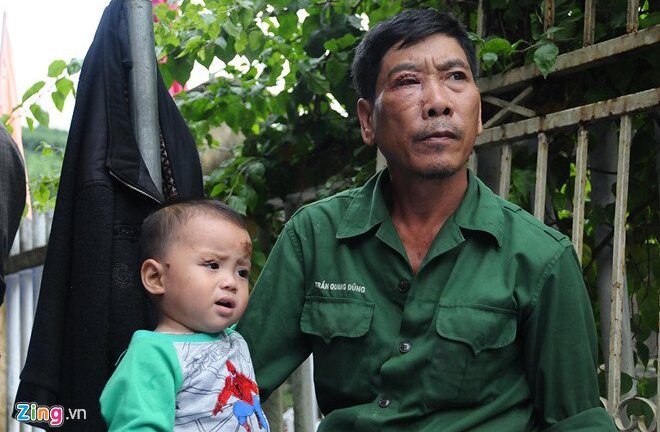 Sạt lở ở Quảng Nam: Ông ngoại bới sỏi đất cứu cháu 16 tháng tuổi bị vùi lấp