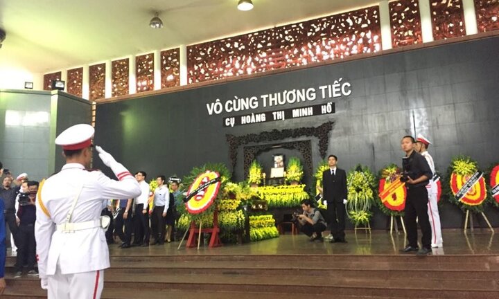 Ảnh: Lễ tang cấp cao của cụ bà từng hiến hơn 5.000 lượng vàng cho Nhà nước