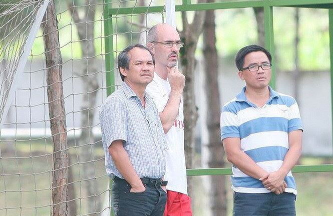 Bầu Đức nói gì về việc Công Phượng 'húc đầu vào tường'