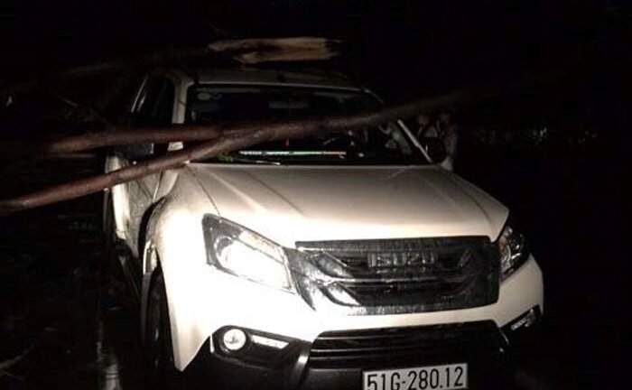 TP.HCM tiếp tục mưa to, gió giật mạnh trong tối nay