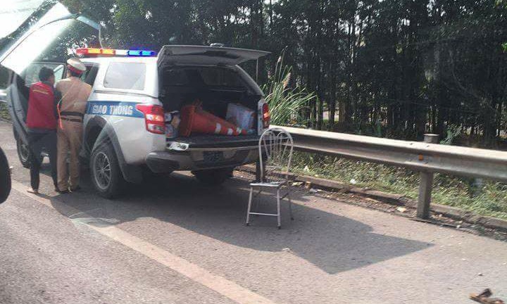 Xe máy kẹp 3 tông 2 chiến sĩ bị thương trên cao tốc: Thiếu tá CSGT qua đời