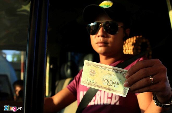 Tài xế đòi trả lại 100 đồng tiền thừa ở BOT tuyến tránh Biên Hòa