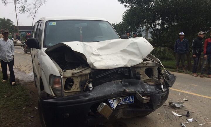 Xe biển xanh va chạm xe máy, 3 người chết: Ô tô chở lãnh đạo huyện đi công vụ