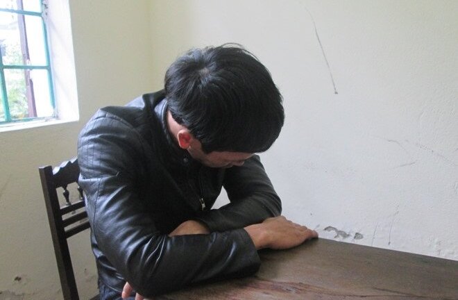 Ghen tuông, gọi anh trai và anh rể đến làm nhục người khác