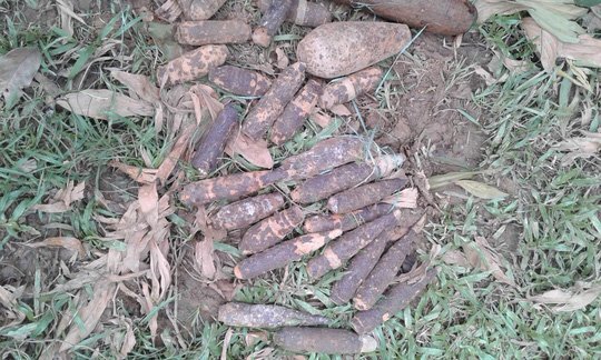 Chủ phế liệu giao nộp hơn 260 đầu đạn pháo, đuôi bom chưa phát nổ