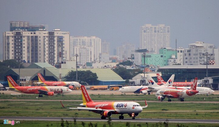Sương mù dày đặc, hàng chục chuyến bay không thể cất cánh ngày 29 Tết
