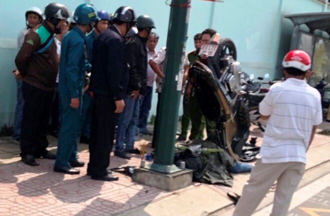 Tông xe vào cột đèn, nam thanh niên chết thảm ngày mùng 2 Tết