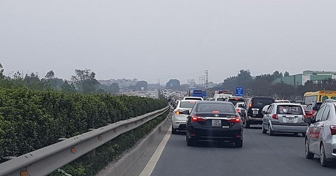 Thực hư BOT Pháp Vân - Cầu Giẽ ùn tắc hơn 2 tiếng nhưng không xả trạm