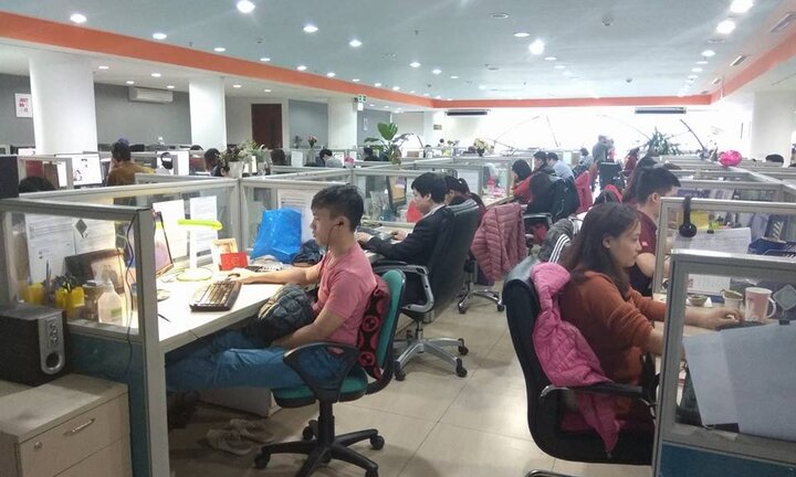 Ảnh: Hàng triệu lao động tất bật trong ngày làm việc đầu năm mới