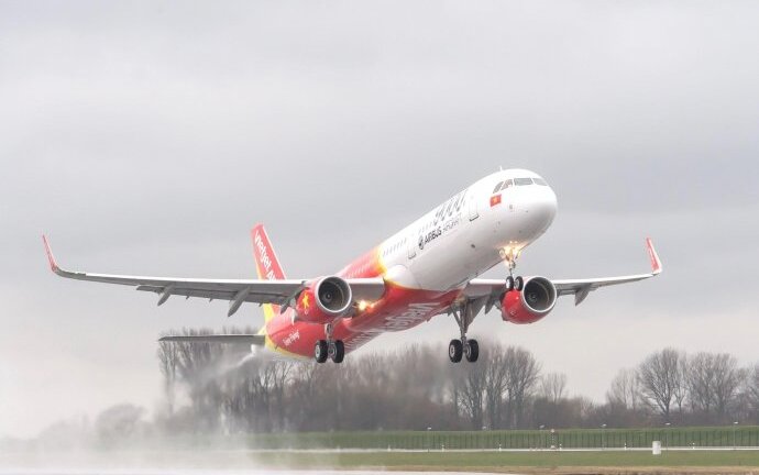 Nhiều chuyến bay đến Vinh, Hải Phòng phải hạ cánh xuống sân bay Nội Bài