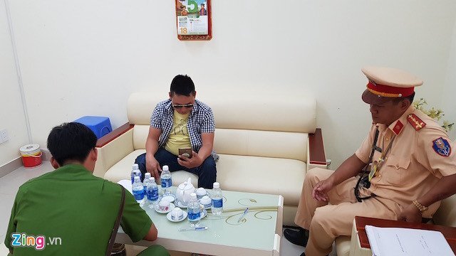 Dừng xe quá 5 phút tại trạm BOT, tài xế bị xử phạt 150 nghìn đồng