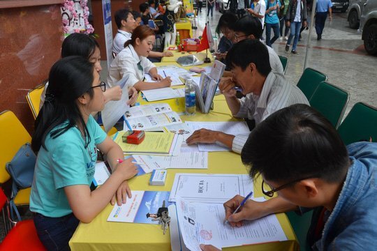 Học 8 ngày, có ngay bằng tiến sĩ