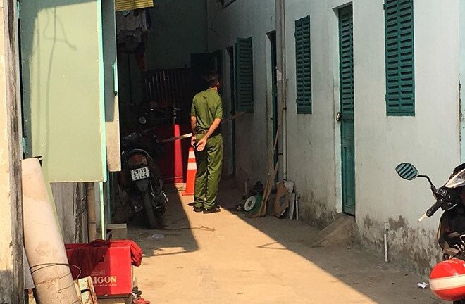 Cặp vợ chồng bốc cháy trong phòng trọ khóa cửa ở Bình Dương