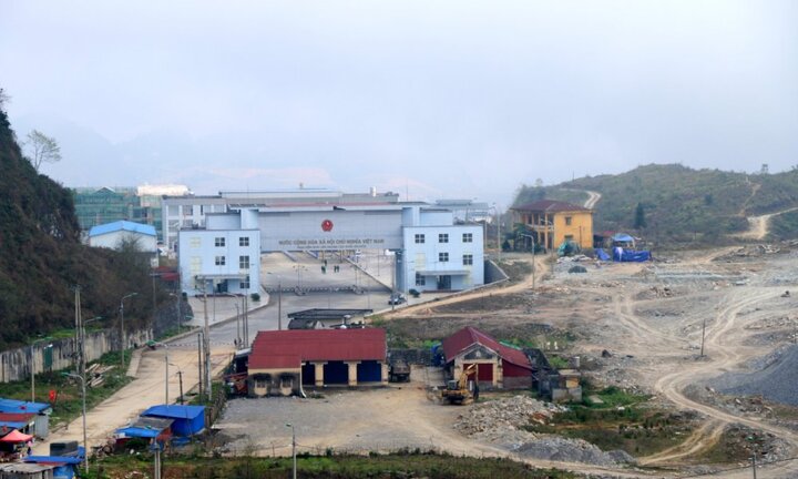 'Cú hích' giao thương ở cửa khẩu Xín Mần – Đô Long