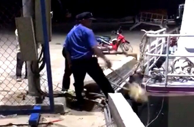 Đậu quá 30 phút, tàu khách bị nhân viên cảng mở neo thả trôi