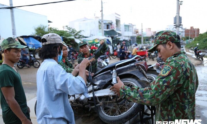 Bão số 9 diễn biến phức tạp, Khánh Hòa khẩn trương di dời 400 hộ dân