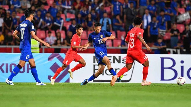 Tiền đạo Thái Lan: 'Chúng tôi không sợ biển người Malaysia'