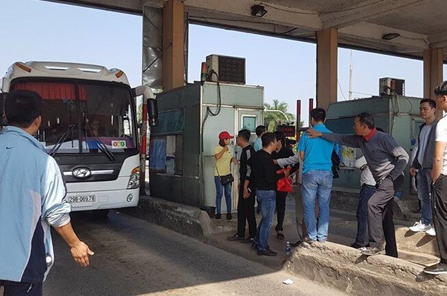 Tài xế tiếp tục dựng lều phản đối trạm BOT Bắc Thăng Long - Nội Bài