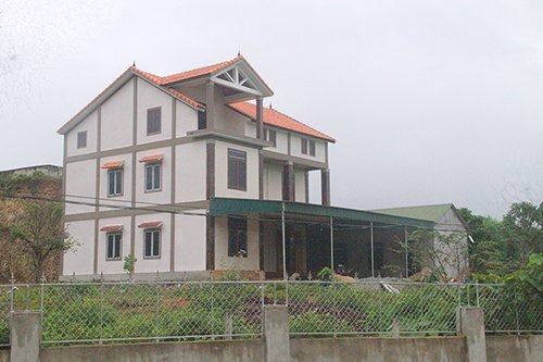 Người dân tự ý xây nhà 3 tầng trên đất rừng ở Hà Tĩnh