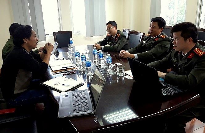 Ngã giá làm hộ chiếu nhanh tại phòng xuất nhập cảnh: Công an nhiều tỉnh vào cuộc