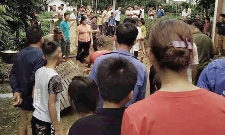 Bị 'nghịch tử' dùng búa đinh tấn công, bố đẻ bực tức đánh chết con trai