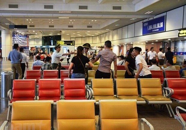 Hành khách đánh chảy máu đầu nhân viên an ninh sân bay ở Thanh Hóa bị cấm bay 1 năm