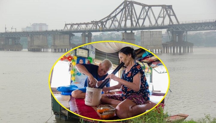 Ảnh: Chuyện tình đẹp như cổ tích của cụ ông 'cướp cơm Hà Bá' trên sông Hồng