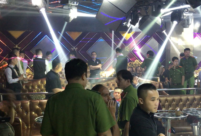 Tạm giữ hơn 60 dân chơi đang 'bay lắc' trong quán bar nổi tiếng Hải Dương