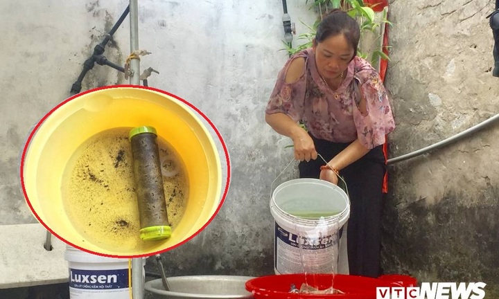 Hàng trăm hộ dân Hà Nam bức xúc bỏ tiền mua nước sạch nhưng phải dùng nước bẩn