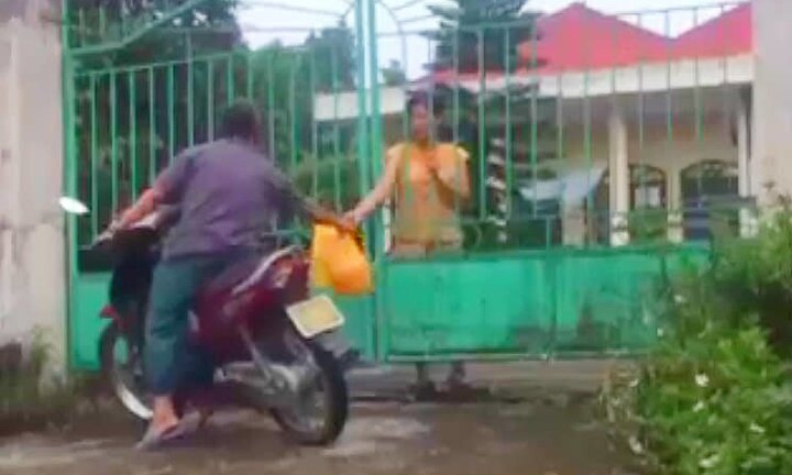 Cán bộ trung tâm nhân đạo ăn chặn hàng từ thiện: Giám đốc nói là sự việc 'bộc phát'