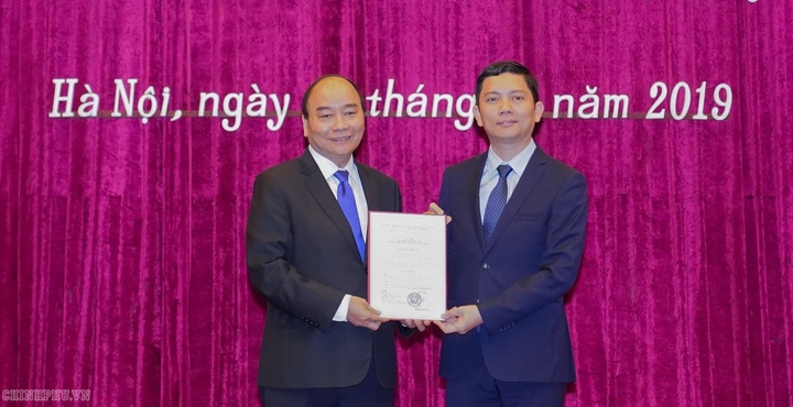 Tân Chủ tịch Viện Hàn lâm Khoa học xã hội Việt Nam 44 tuổi là ai?