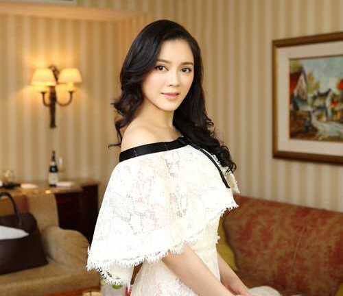 Sở hữu gia tài kếch xù, Lý Nhã Kỳ có biệt tài kiếm tiền nào?