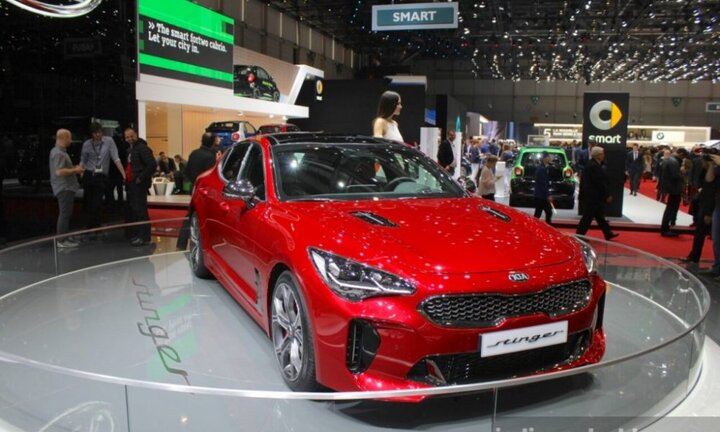 Kia Stinger giá 708 triệu đồng sẵn sàng nhận đặt trước