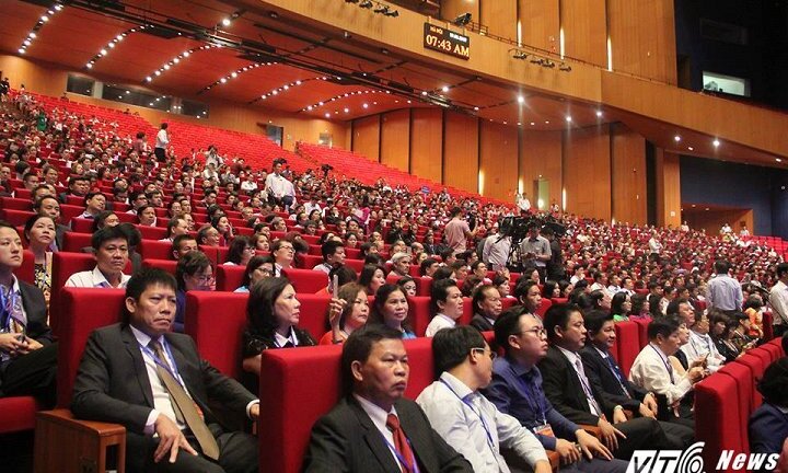 Thủ tướng đối thoại với doanh nghiệp: Chi phí 'bôi trơn' khiến doanh nghiệp lao đao