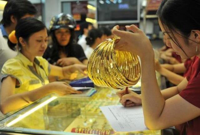 Giá vàng hôm nay 10/6: Tiếp tục lao dốc không phanh về mức 34,17 triệu đồng/lượng