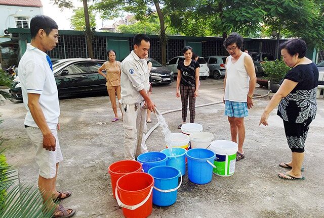 Khu đô thị Đại Kim: Dân khốn khổ xách từng xô nước dùng mỗi ngày