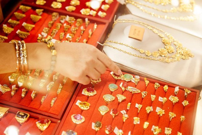 Giá vàng hôm nay 28/7: Tiếp tục đà giảm giá mạnh