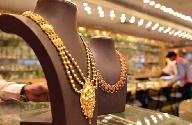 Giá vàng hôm nay 27/11: Tăng nhẹ do đồng USD suy yếu