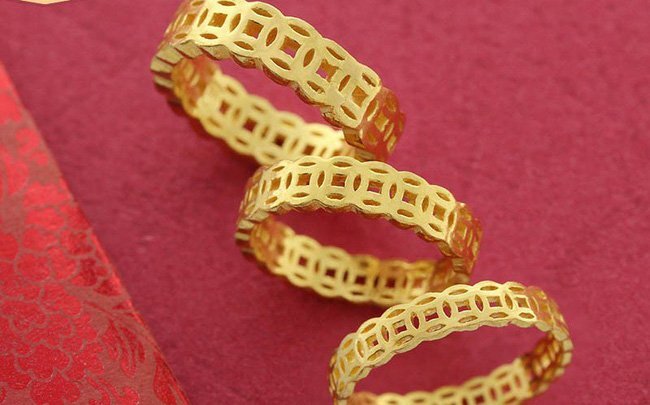 Nghỉ lễ, giá vàng tăng liên tiếp