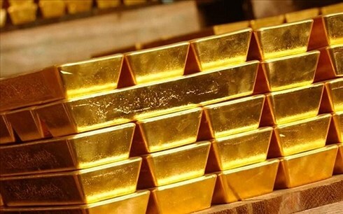 Giá vàng giảm nhẹ trước sức ép của chứng khoán