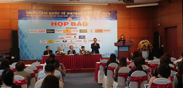 Nhiều môi giới nhà đất bị cho nghỉ việc vì không có hàng bán
