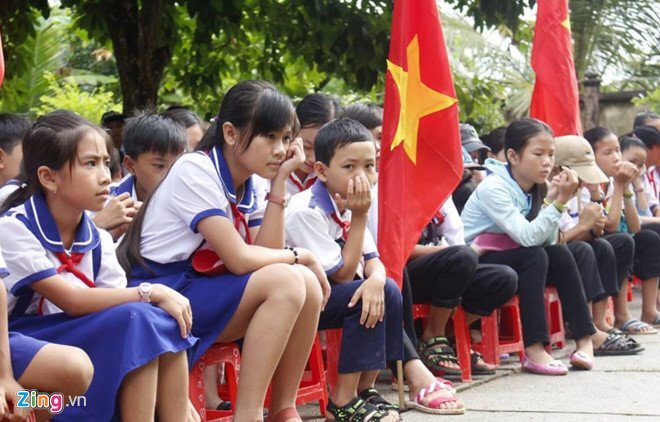 Hiệu trưởng chưa được bổ nhiệm, cả trường không được nhận giấy khen