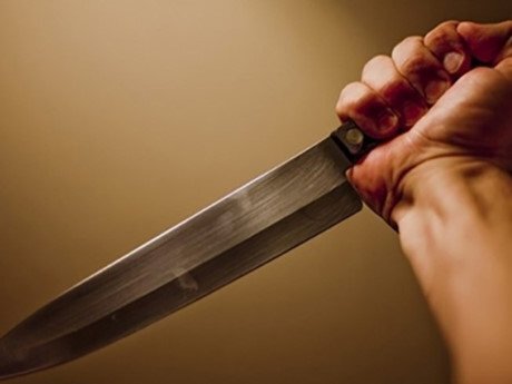 Bắt gã thanh niên dùng dao cứa cổ bạn tình đồng tính để cướp xe SH