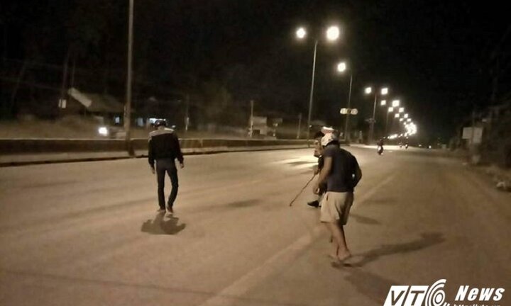 Chủ tiệm vá xe máy rải đinh trên đường tránh Biên Hòa