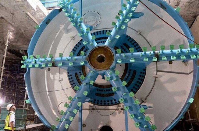 Robot khổng lồ hoàn thành 781m hầm Metro đầu tiên