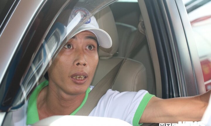 Tài xế phản đối trạm BOT Sóc Trăng: 'Uống cốc trà đá mà phải trả tiền cho ly cà phê sữa'