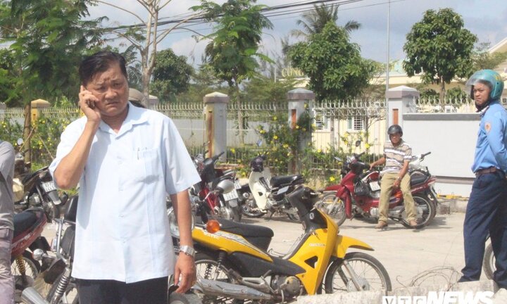 Lãnh đạo Công an Sóc Trăng hứa 'không để anh em chịu thiệt', tài xế đồng ý qua trạm