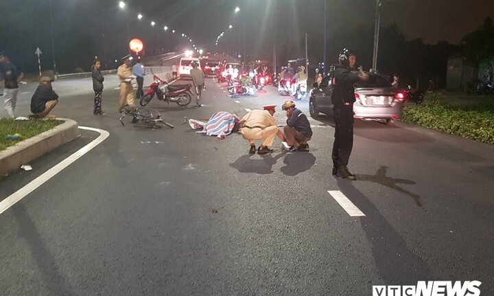 Tông chết người trước thời khắc giao thừa, nam thanh niên bỏ trốn khỏi hiện trường