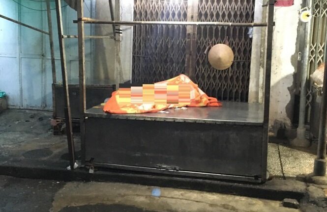 Người đàn ông chết bất thường trong chợ ở Bình Dương