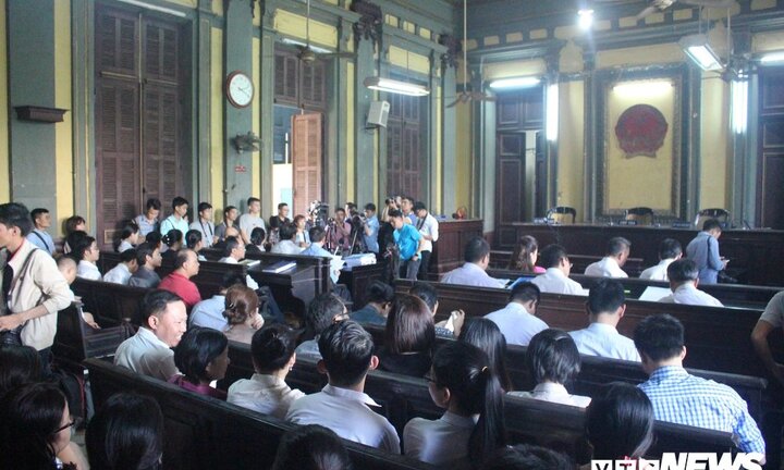Xử ly hôn vợ chồng ông chủ cà phê Trung Nguyên: Tiếp tục tranh cãi gay gắt về tài sản